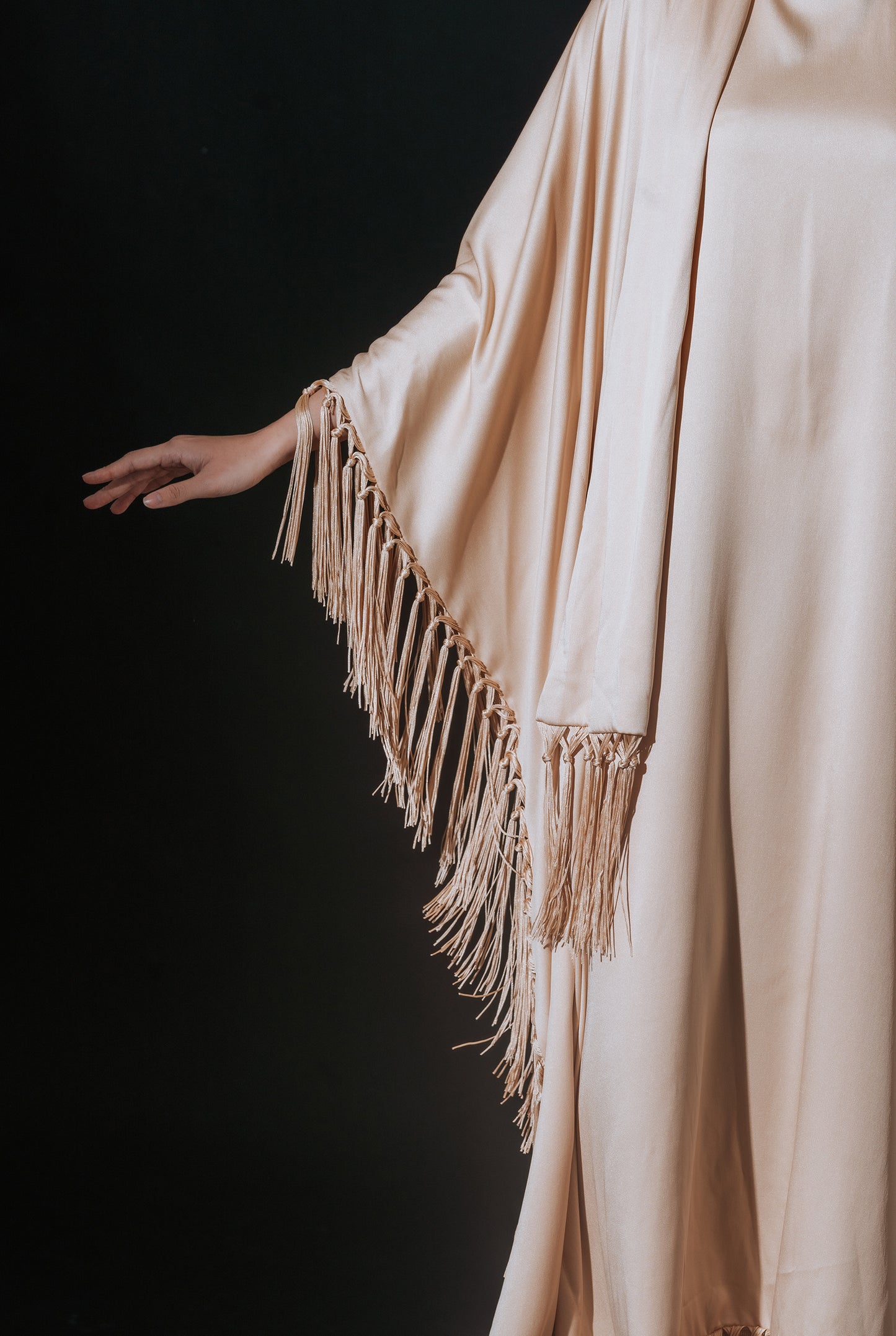 Halo - Tassel Kaftan