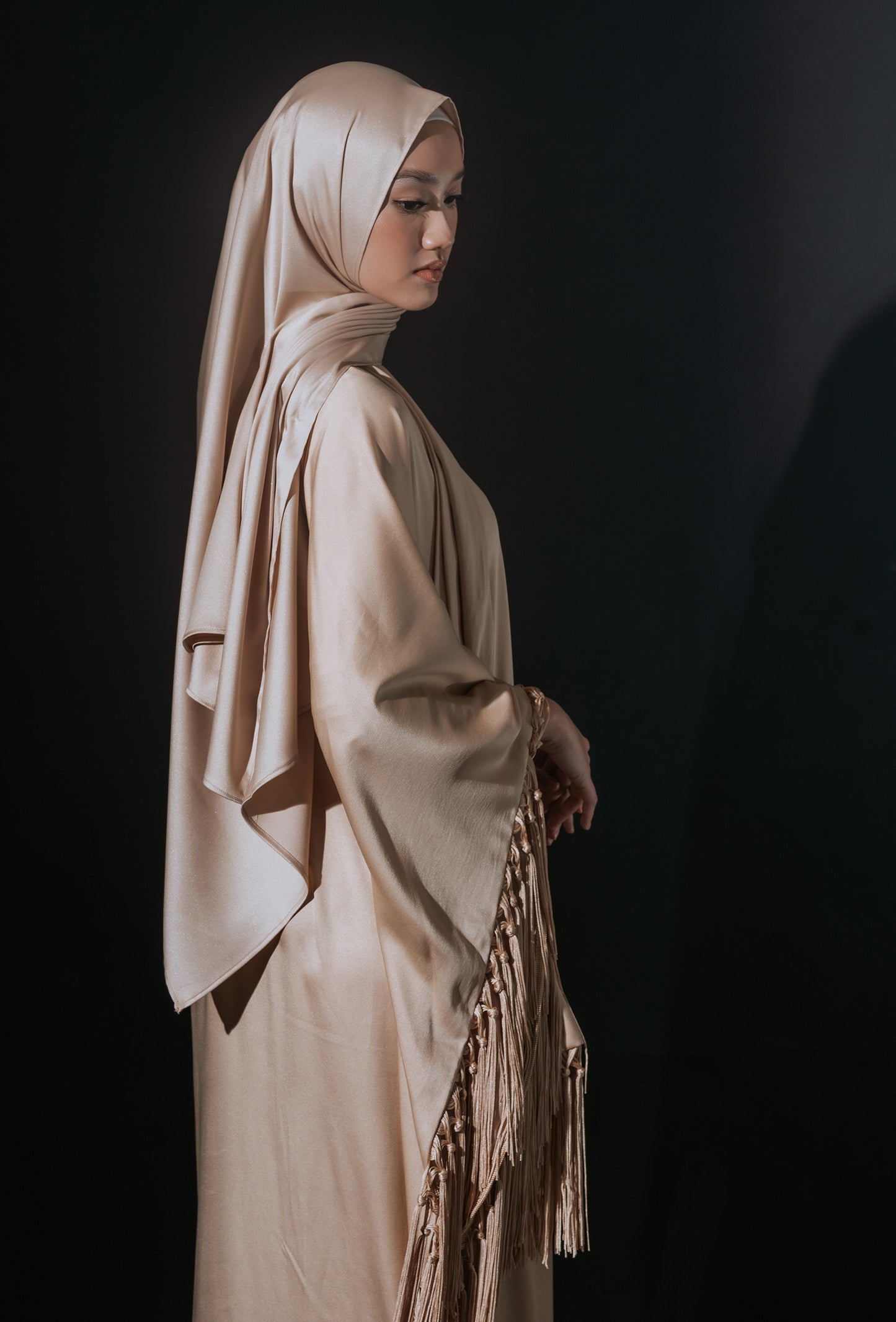 Halo - Tassel Kaftan